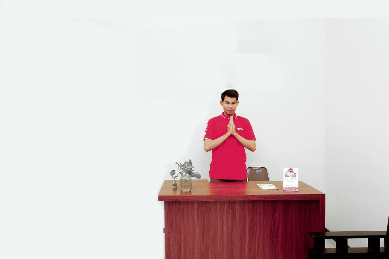 Oyo 314 Emas 23 Guest House Syariah Маланг Екстериор снимка